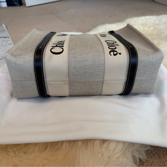 Chloe Medium Logo Tote - brand new with tag - Picture 2 of 5